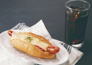 画像：チーズホットドック