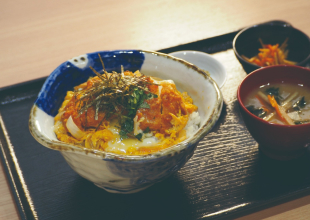 画像：かつ丼定食
